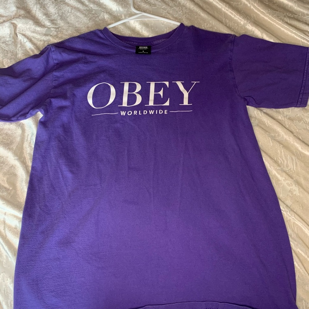 Obey shirt‼️